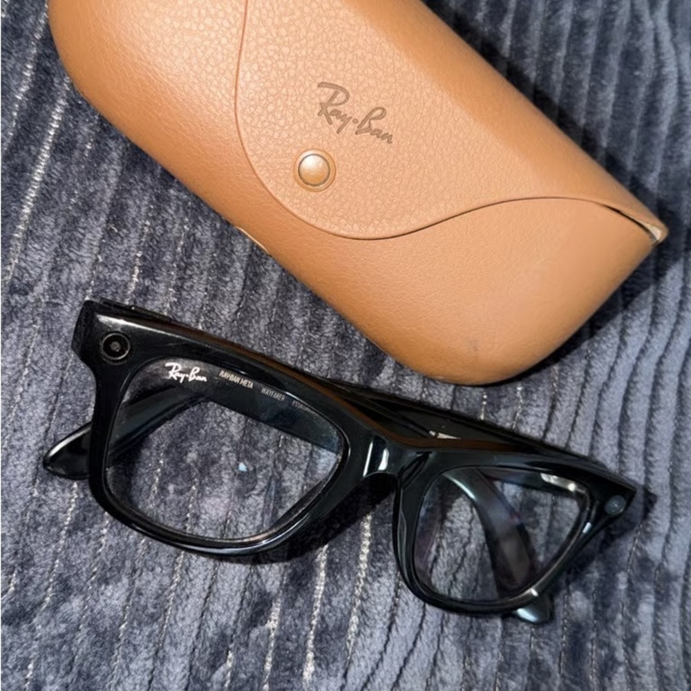 Ray-Ban Black Glossy Rectangular Acetate Glasses